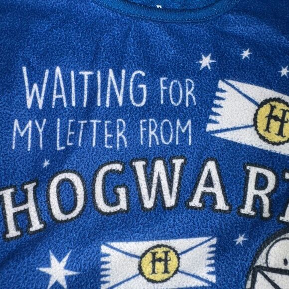 Size 4 Hogwarts Harry Potter pajamas well worn - Picture 4 of 5